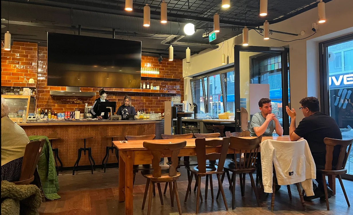 Haadi Bistro & Cafe