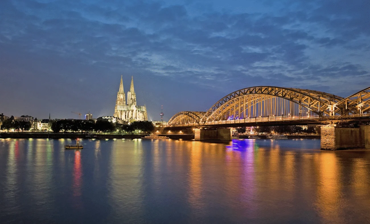 Night-time views from Kennedy Embankment