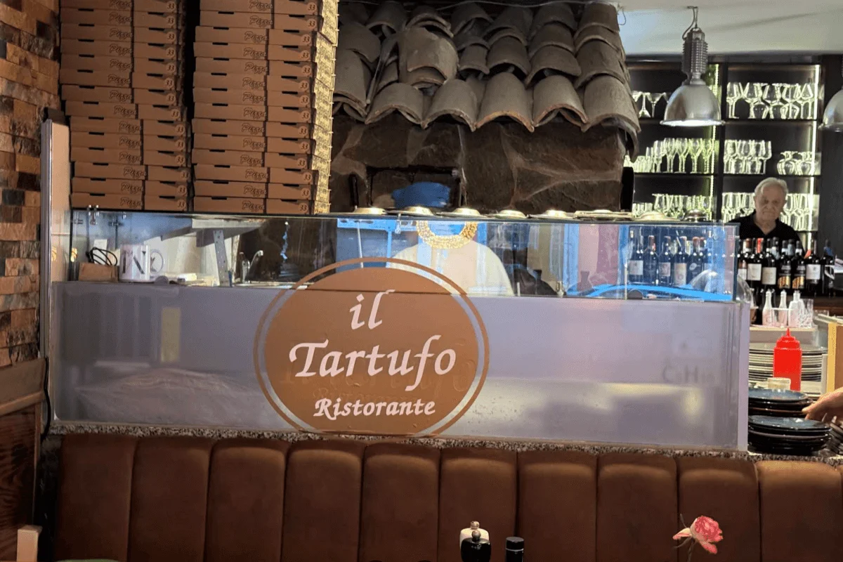 Haadi Bistro & Cafe